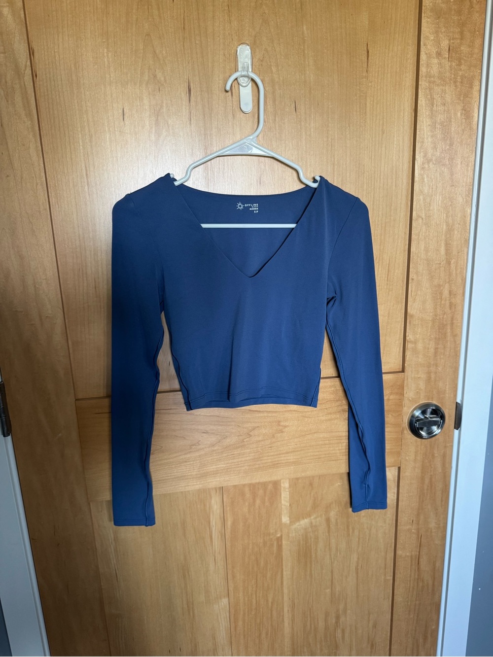 Athleta Navy V-Neck Long-Sleeve Cropped Top